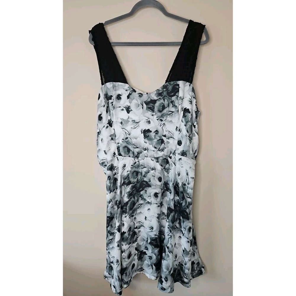 BB Dakota Dress Woman 16 White Black Floral Satin Fairy Whimsigoth Feminine
